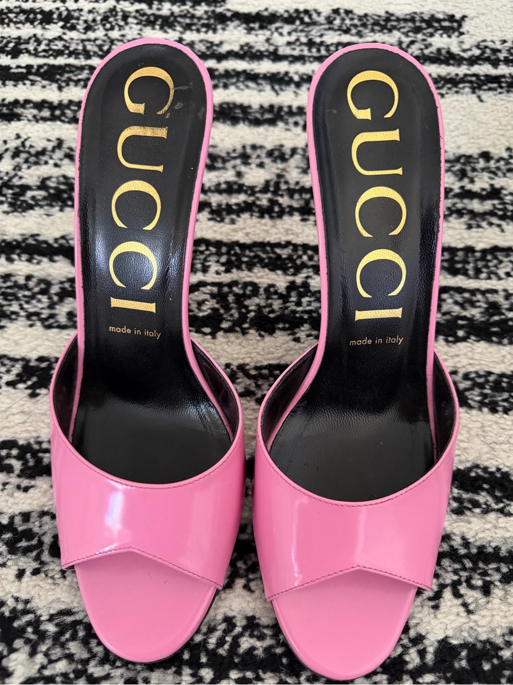 Gucci Pink Patent Leather Open-Toe Slide Mules